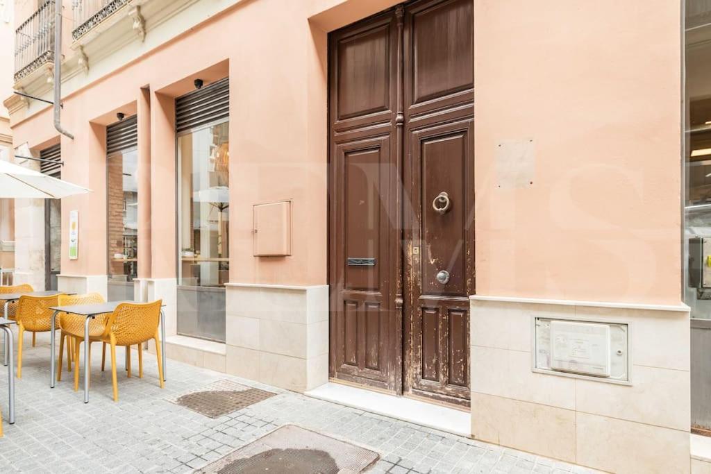 Elegant In The Heart Of By Rems Apartamento